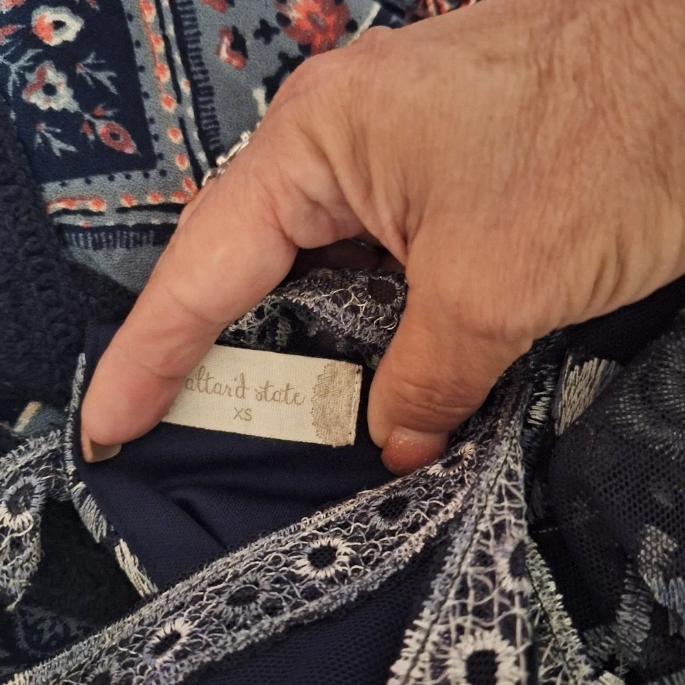 Altar'd State Navy blue and white Lace lined dress Sz XS euc ptp 16" - Picture 6 of 6